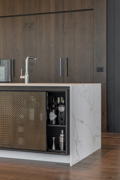 Aluminium cabinet doors for your bar area